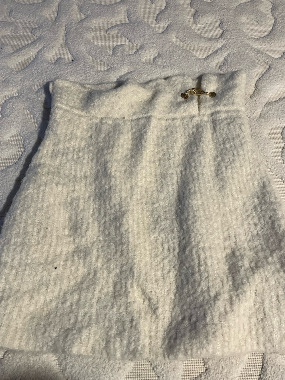 wild fable White Textured Knit Mini Skirt with Gold Accent Clasp